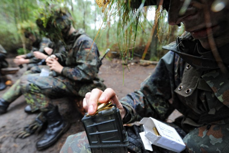 Militär und Gesellschaft Deutsche Verteidigungspolitik bpb.de