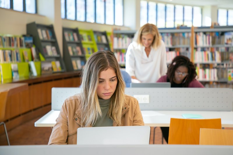Das Ende der Hausarbeit? KI an Hochschulen | KI und maschinelles Lernen |  bpb.de