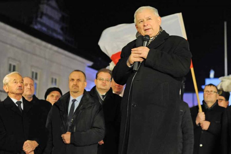 Гражданская платформа польша. Линолеум антистатический lino art urban 0553. Внешняя политика польши. Лидер пол. Лидер пол.