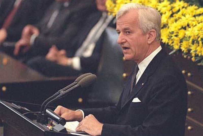 Politik mit Geschichte Geschichtspolitik? Geschichte und Erinnerung