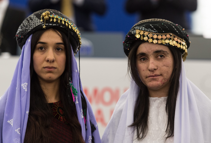 Nadia Murad und Lamiya Aji Bashar bei der Verleihung des Sacharow Preises im Jahr 2016.