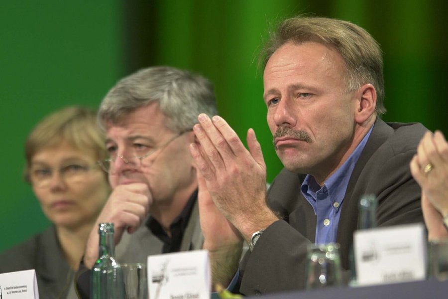 Joschka Fischer und Jürgen Trittin bei der Bundesdelegiertenkonfernz 2001.