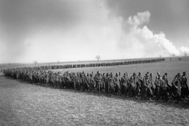  Der Zusammenbruch des Dritten Reiches 