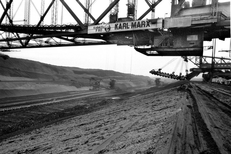 Wie wurde die Wirtschaft in der DDR geregelt?