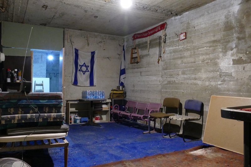 „Im Notfall – Scheibe einschlagen, Das gesamte Bild - Israel