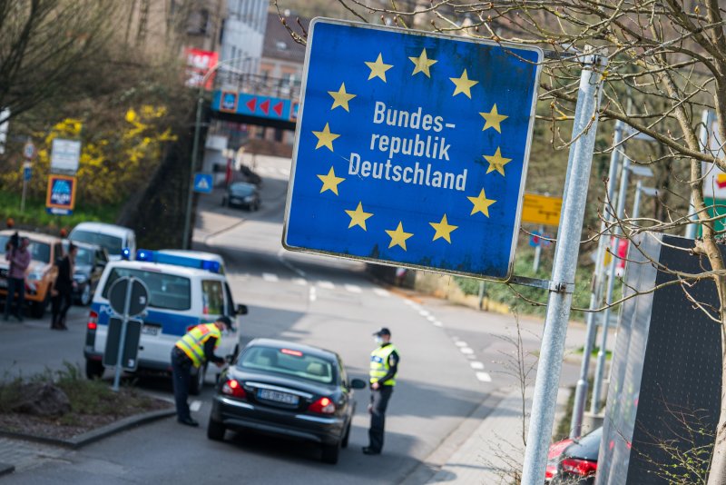 Vor 25 Jahren: Der Schengen-Raum wird Realität | Hintergrund aktuell ...