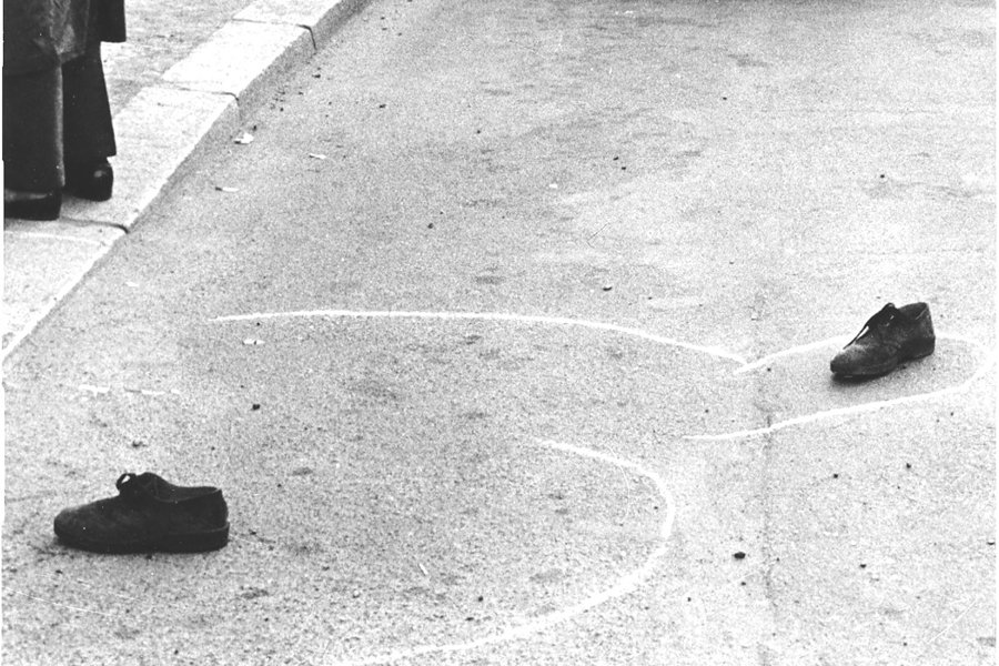 Seine Schuhe liegen noch auf der Straße: Am 11. April 1968 wird Rudi Dutschke auf offener Straße niedergeschossen.