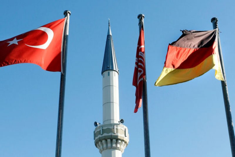 Skandal und Konflikt: Deutsch-türkische Themen | 1961: Anwerbeabkommen ...