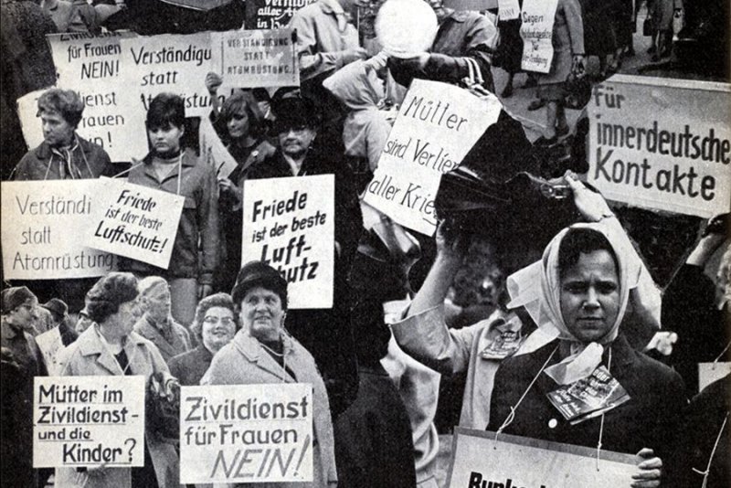 Was Durften Frauen In Der Brd Nicht Fast vergessen - die Frauenfriedensbewegung in der BRD | Frauenbewegung