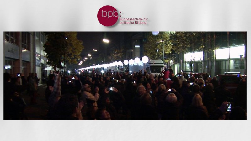 Lichtgrenze zum 25. Jubiläum des Mauerfalls | bpb.de