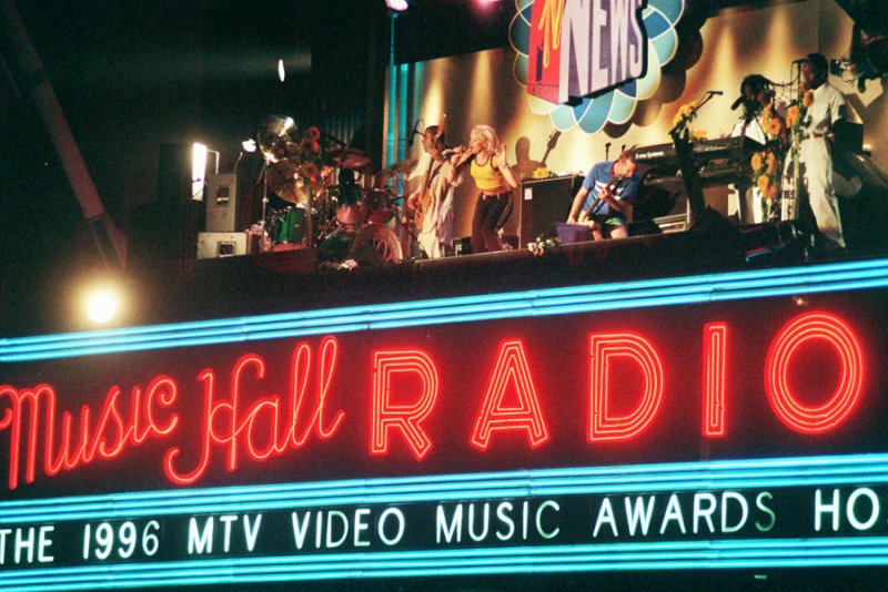 Die 1990er Jahre Deutsche Fernsehgeschichte in Ost und West bpb.de