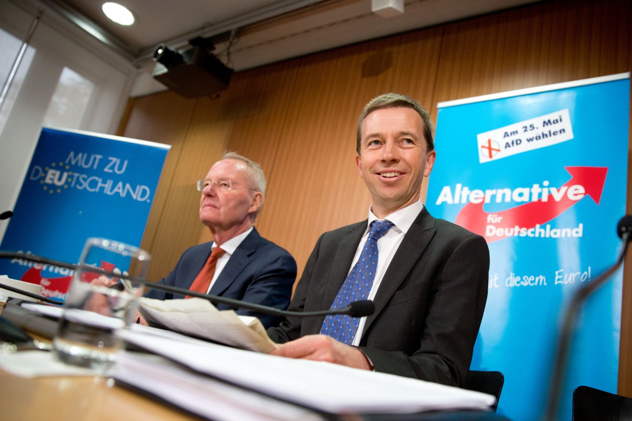 Hans-Olaf Henkel und Bernd Lucke während einer Pressekonferenz im Europawahlkampf 2014.