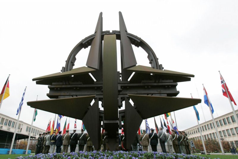 4. April 1949: Gründung der Nato | Hintergrund aktuell | bpb.de