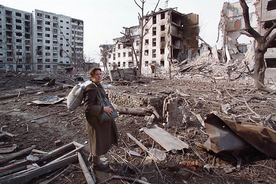 Разрушенный Грозный, 2000 г. (© picture-alliance/dpa)